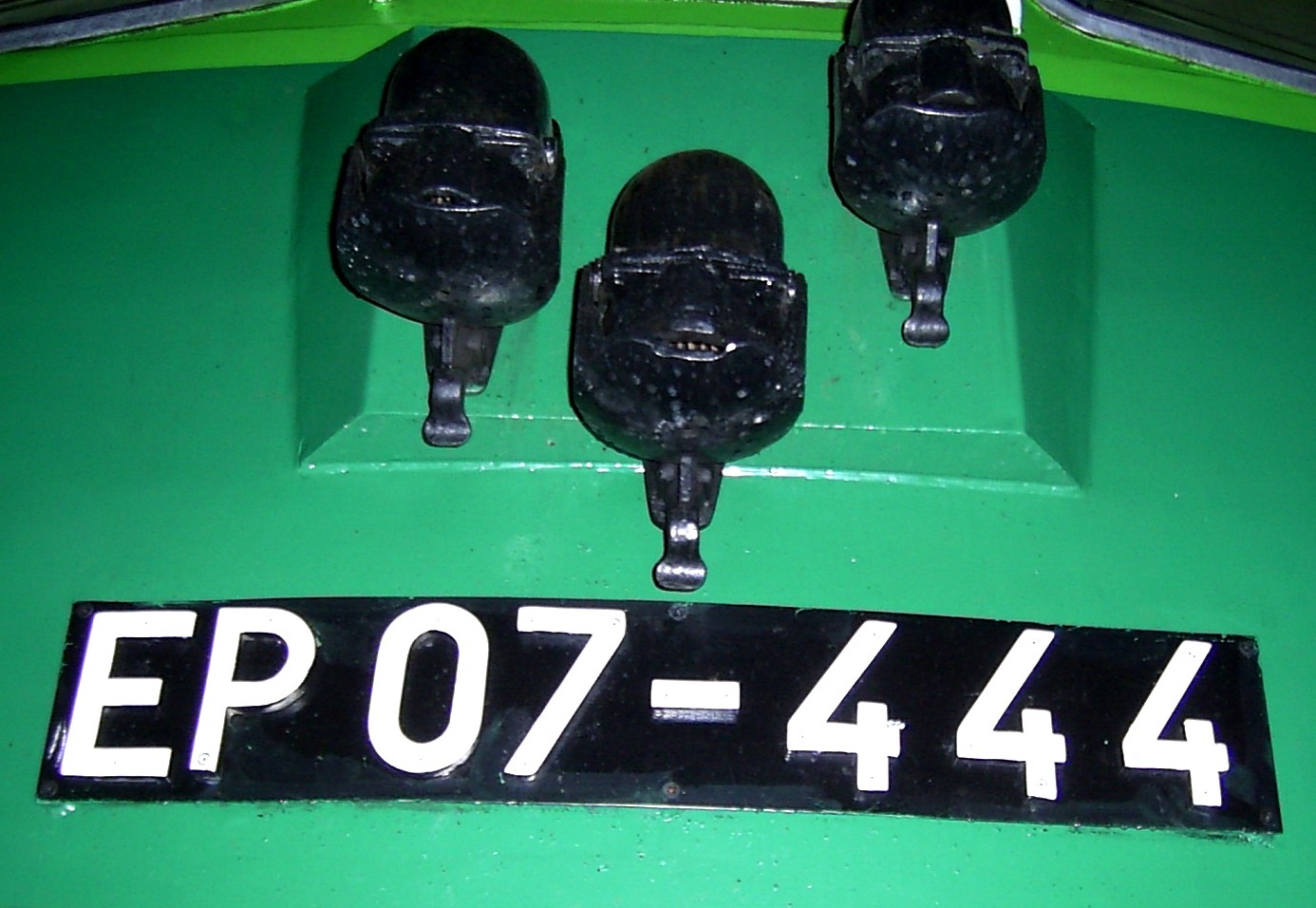 Nosy - gniazda wielokrotnego sterowania